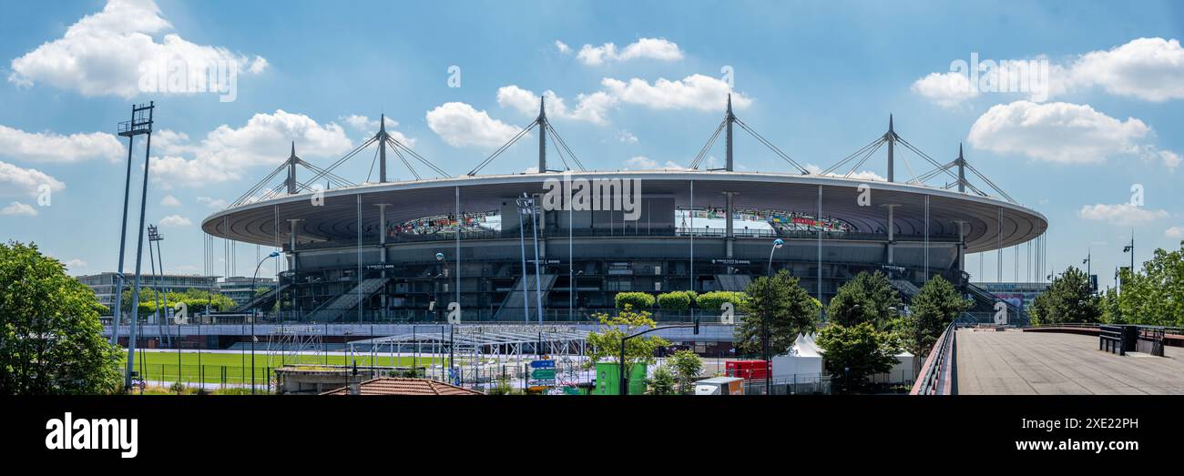 Vista panoramica dello Stade de France, il più grande stadio francese e sede delle Olimpiadi estive di Parigi 2024, Saint-Denis, Francia Foto Stock
