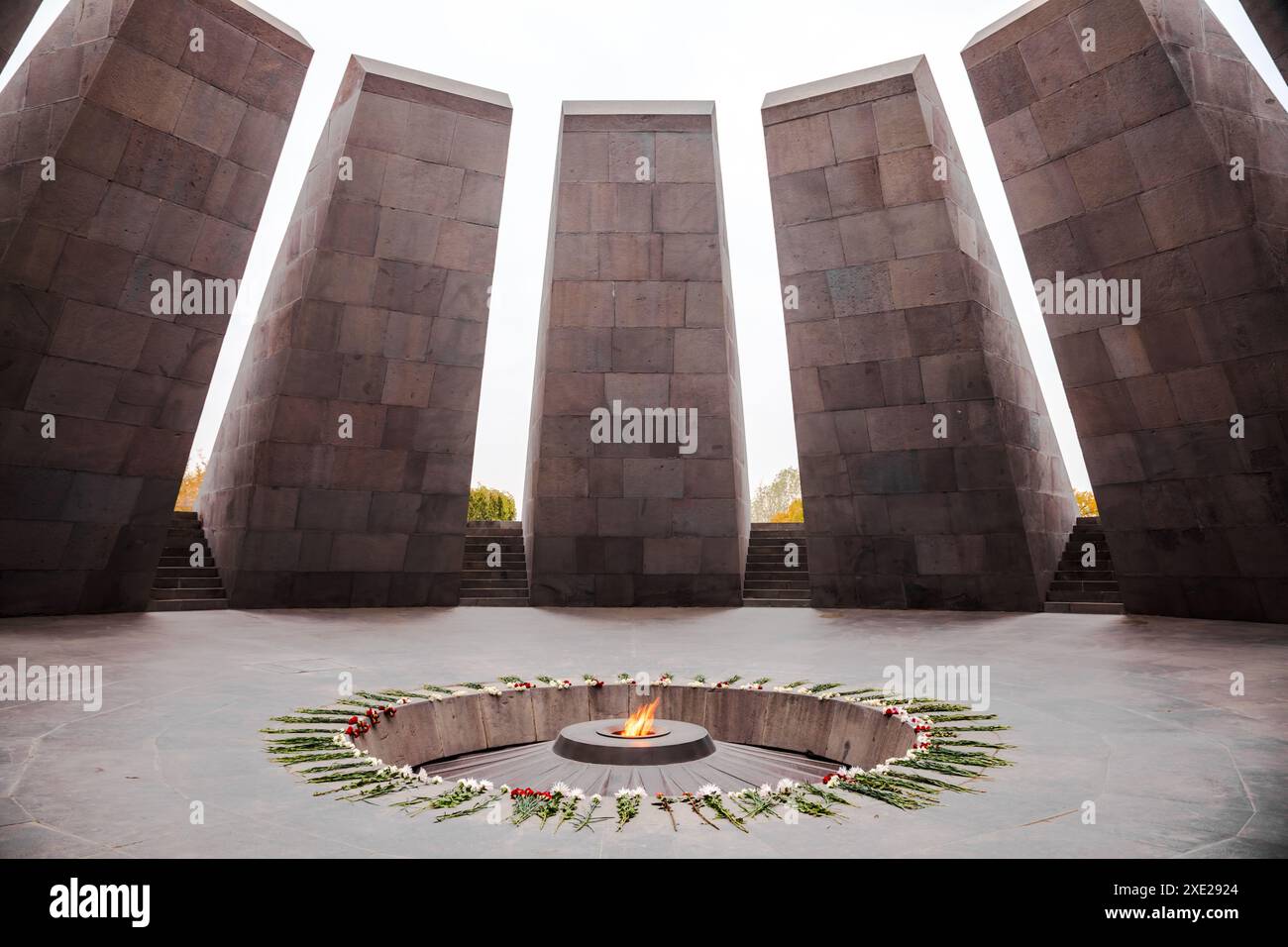 Il memoriale del genocidio armeno è il memoriale ufficiale dell'Armenia dedicato alle vittime del genocidio armeno. Foto Stock