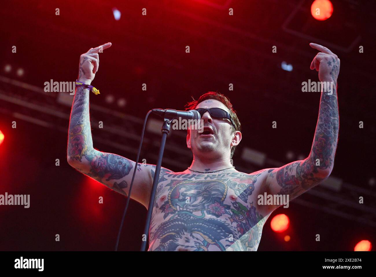 Zagabria, Croazia, 240624. La band punk svedese Viagra Boys si esibisce al primo giorno del festival INMusic al lago Jarun. Foto: Vanesa Pandzic / CROPIX Zagabria Croazia Copyright: XxVanesaxPandzicx/xCROPIXx viagra boys20-240624 Foto Stock
