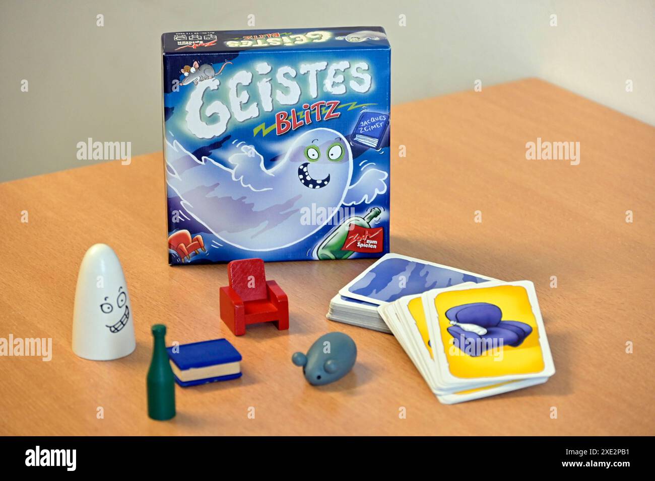 11.06.2024 Symbolfoto, Geistesblitz, Spiel, blitzschnelles Reaktionsspiel, unterstützt professionelles Coaching sowie Therapeuten- bietet diese Methode kreative und emotivionales denken, Gedanken und Brainstorming. Psychologische Beratung, *** 11 06 2024 foto simbolo, flash of Inspiration, gioco, gioco di reazione fulminea, supporta coaching professionale e terapisti, questo metodo offre pensiero creativo ed emotivo, pensieri e brainstorming consulenza psicologica, Foto Stock