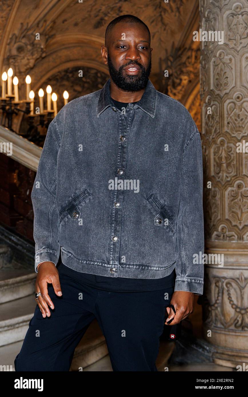 Parigi, Francia. . 25 giugno 2024. Abd al Malik partecipa a CHANEL Haute Couture Autunno/Inverno 2024-2025 Runway durante la Paris Haute Couture Fashion Week il 2024 giugno - Parigi, Francia 25/06/2024 credito: dpa/Alamy Live News Foto Stock