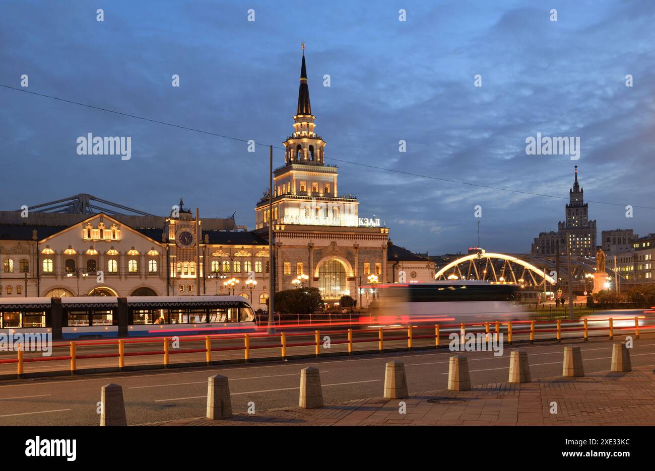Mosca, Russia - 1 novembre. 2023. Vista generale della stazione di Kazan di notte Foto Stock