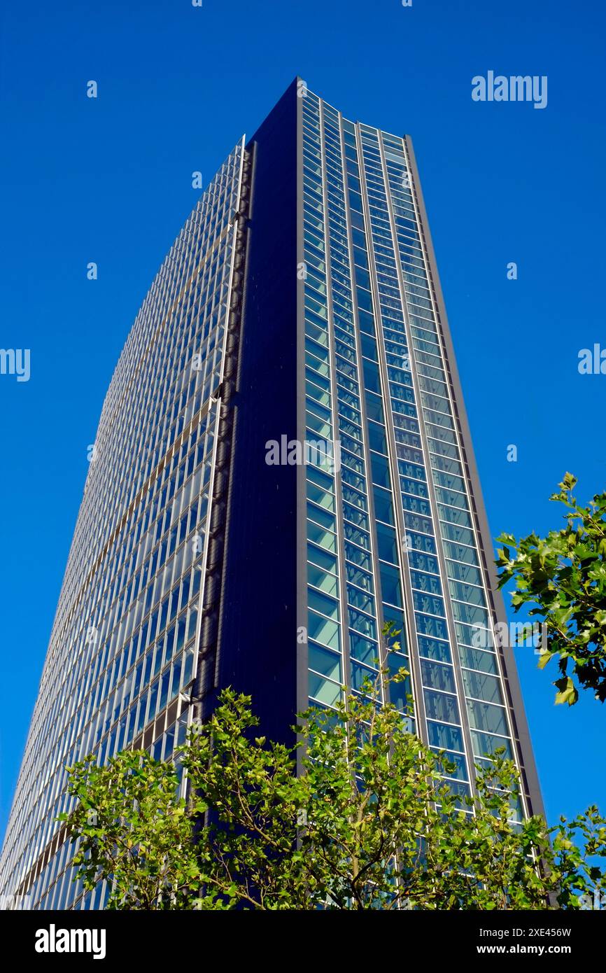 Alto edificio per uffici Foto Stock