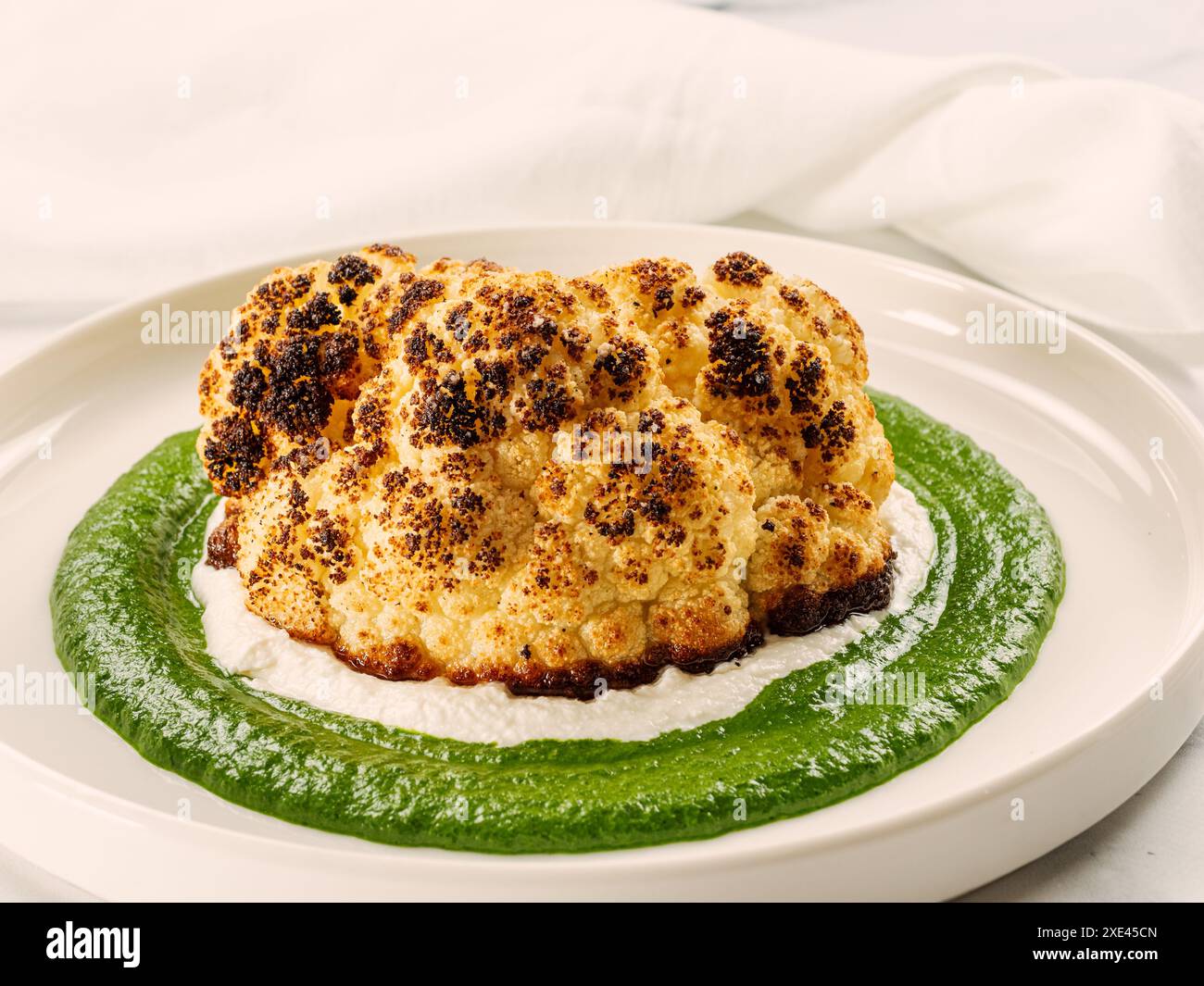 Bistecca vegetariana di cavolfiore. Cavolfiore alla griglia Foto Stock