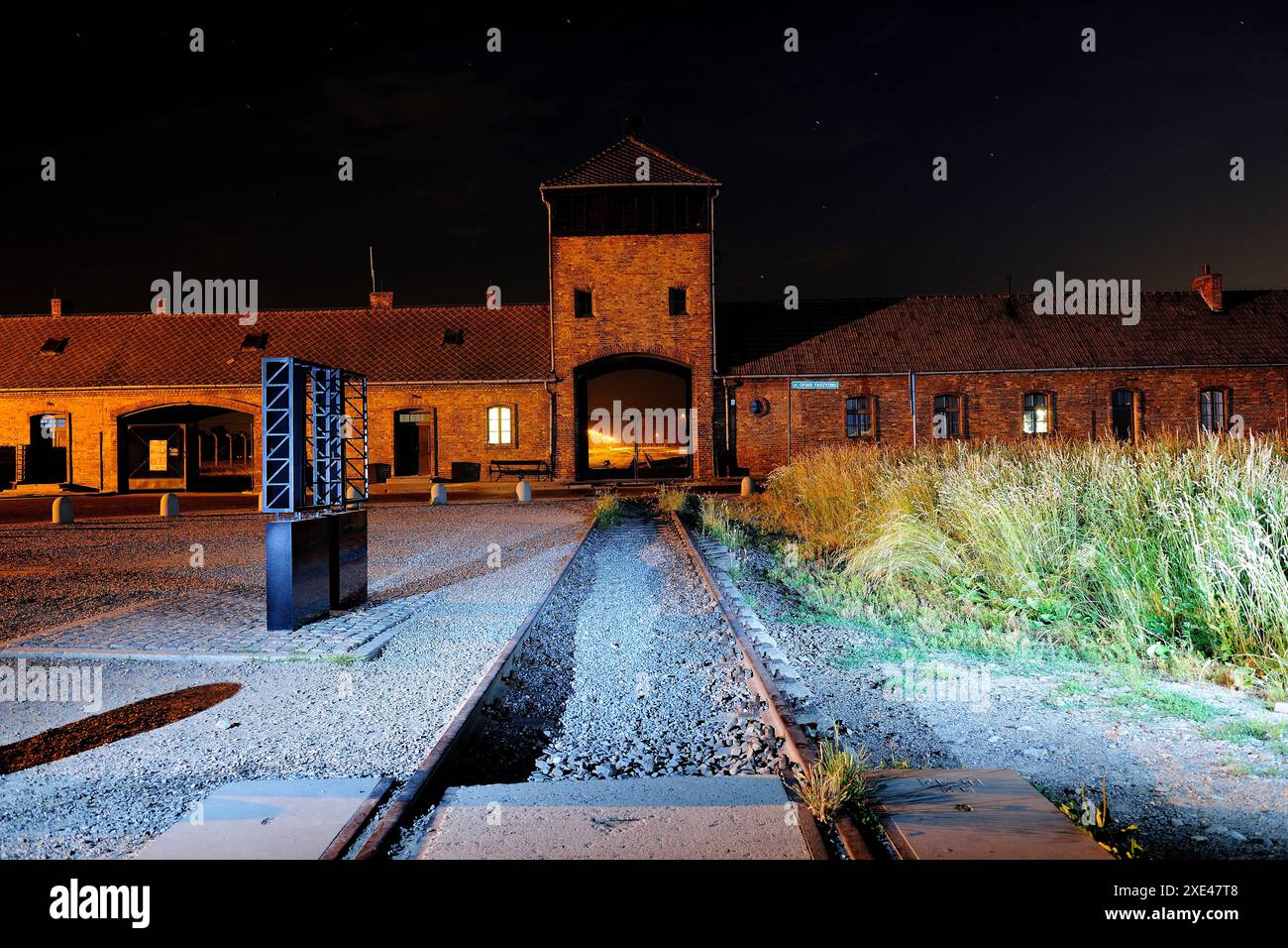 Auschwitz II - Birkenau Brzezinka, campo di sterminio tedesco, tedesco, campo di concentramento, polonia, campo di concentramento, sterminio di massa tedesco, Oświecim, camere a gas, crematori, la porta della morte dell'ex campo di concentramento e sterminio nazista tedesco Auschwitz Birkenau II, occupazione tedesca in Polonia, esperimenti medici degli occupanti tedeschi, foto Kazimierz Jurewicz Foto Stock