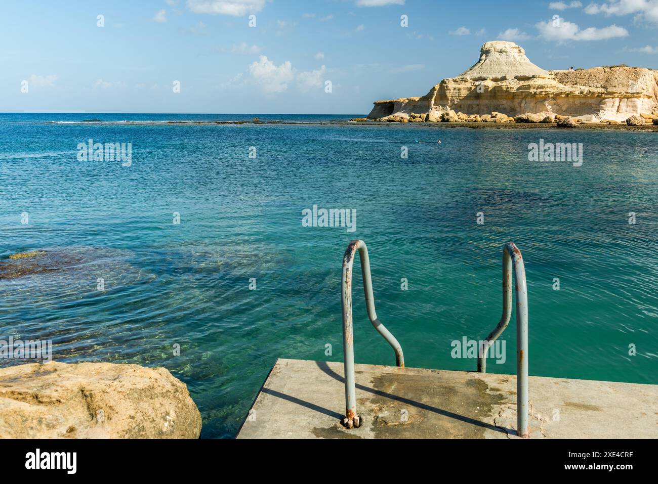 Bellissima spiaggia incontaminata a Xwejni Bay, Malta Foto Stock
