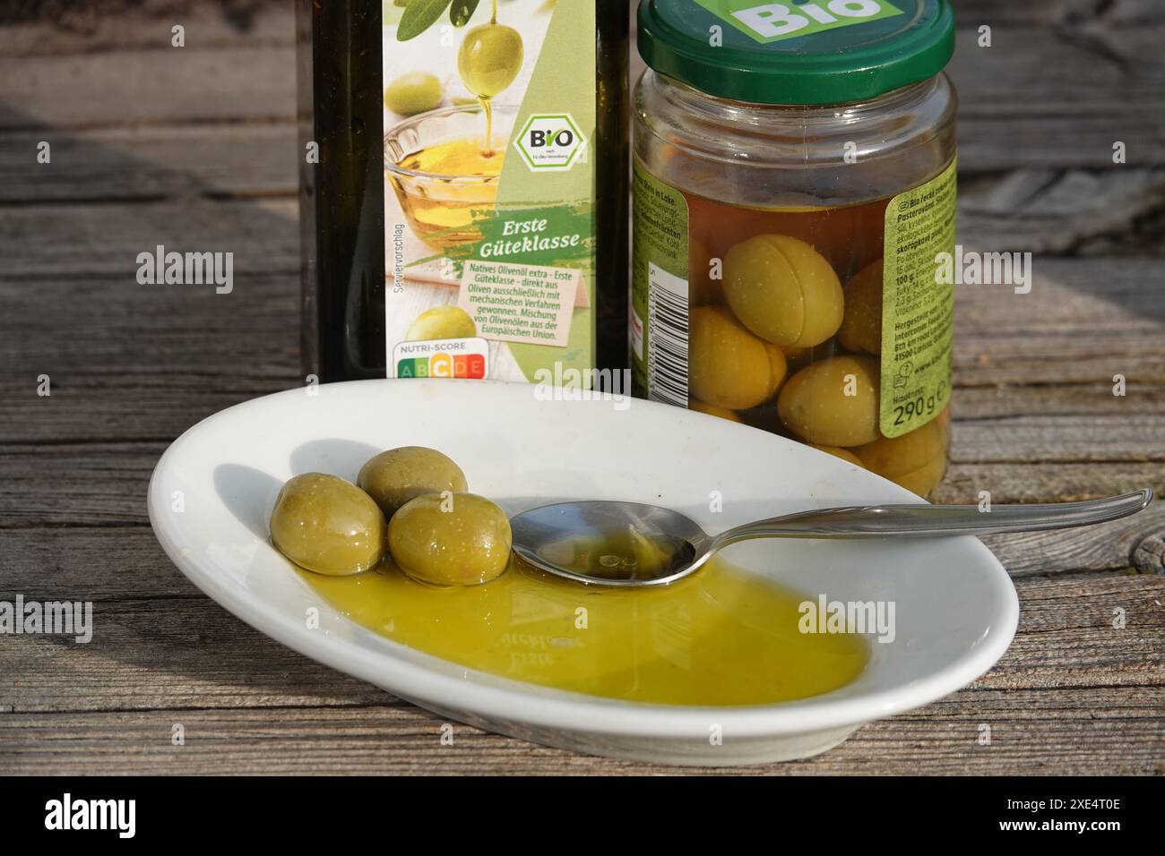 Olea europaea, Olivenoel, olio d'oliva Foto Stock