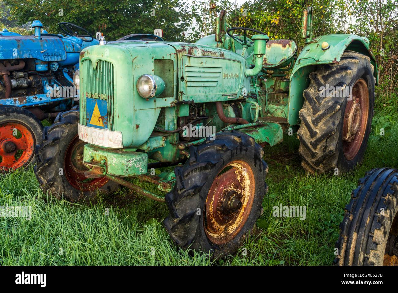 Vecchia fattoria trattore Foto Stock