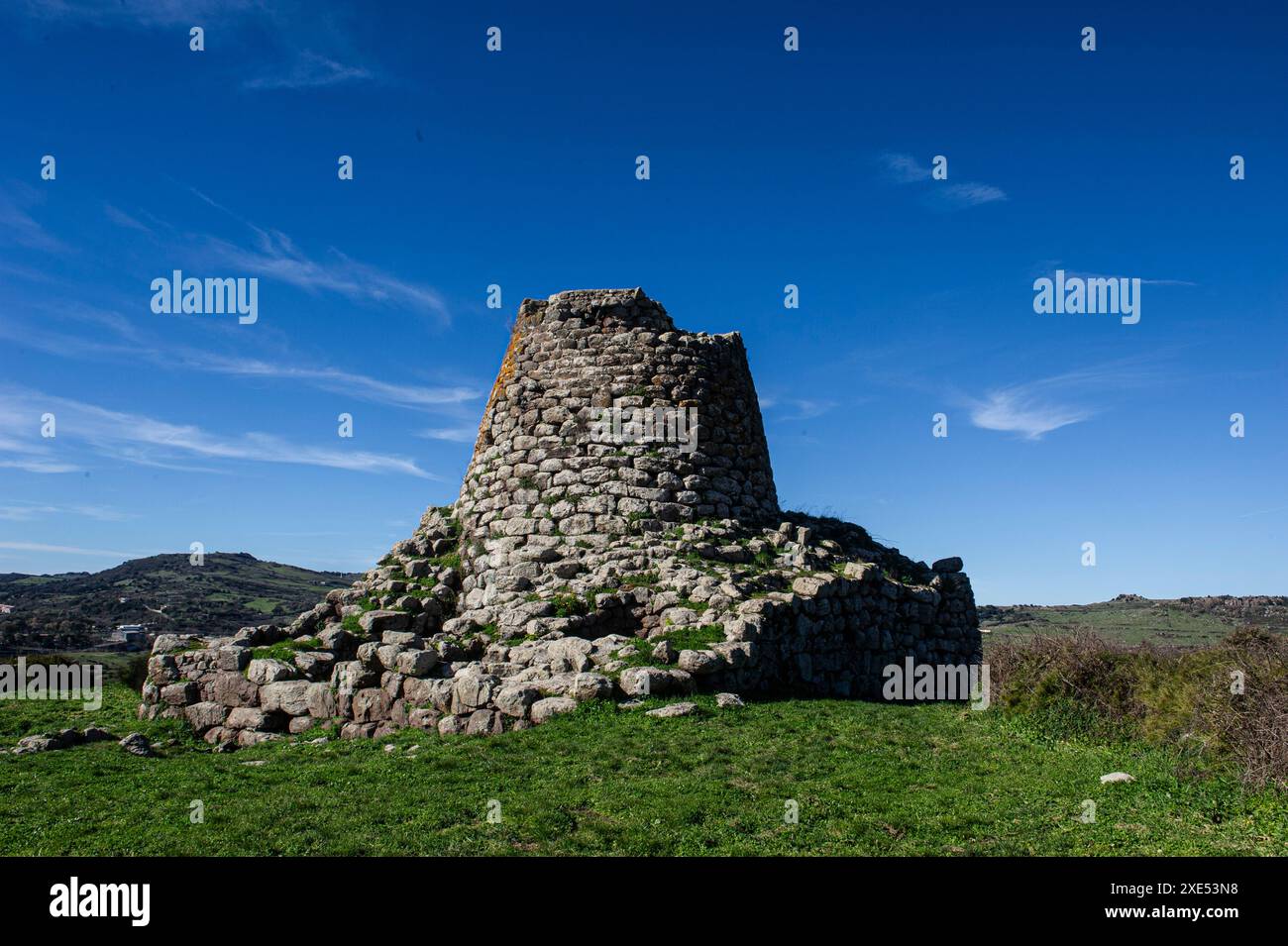 3 febbraio 2024 Italia, Sardegna, Nuoro, Macomer, villaggio preistorico di Nuraghe S. Barbara. Vista dall'alto Foto Stock