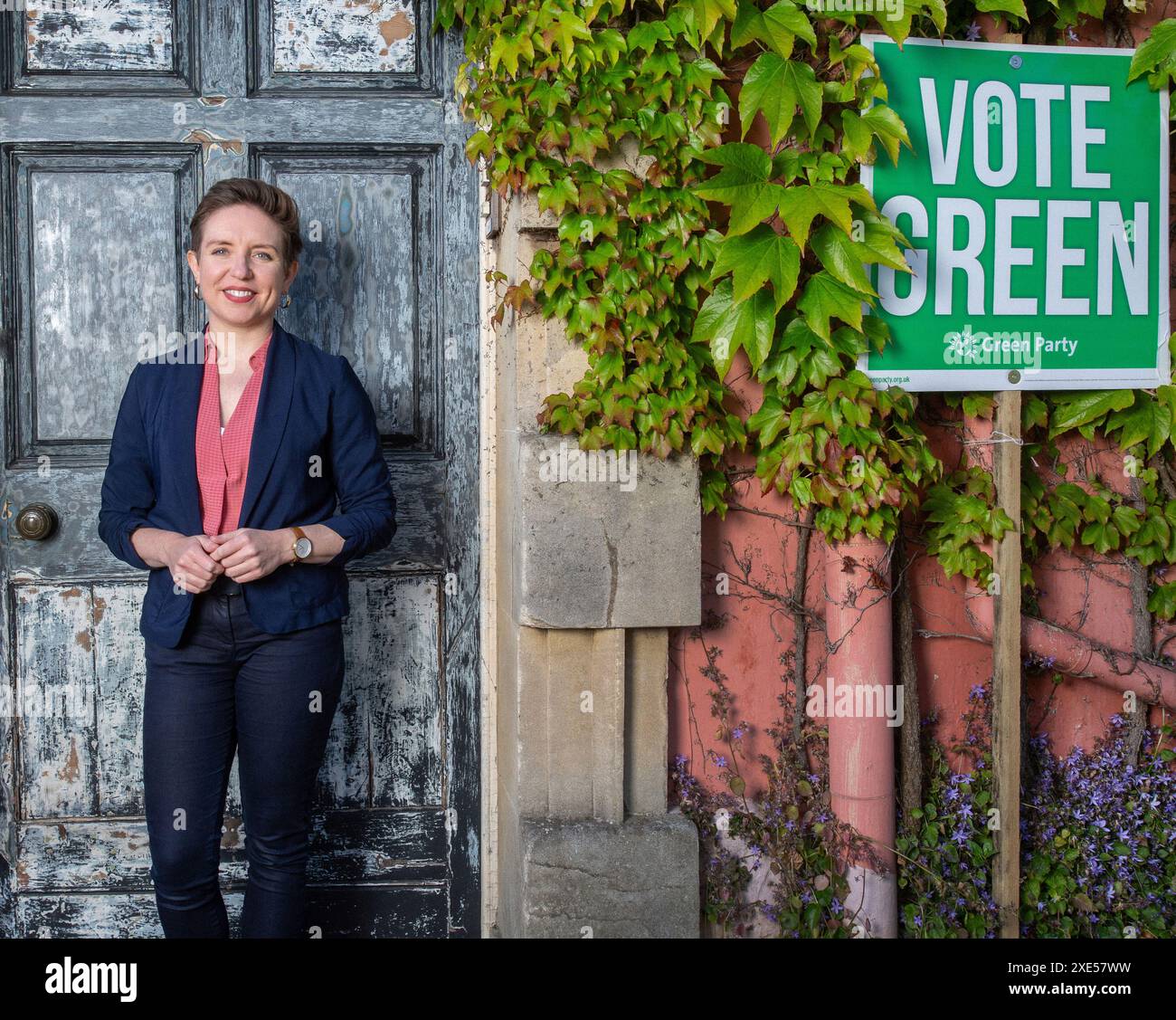 Green Party Bristol West parlamentare candidata, Carla Denyer, 16 giugno 2024 a Bristol, Inghilterra Regno Unito. Foto Stock