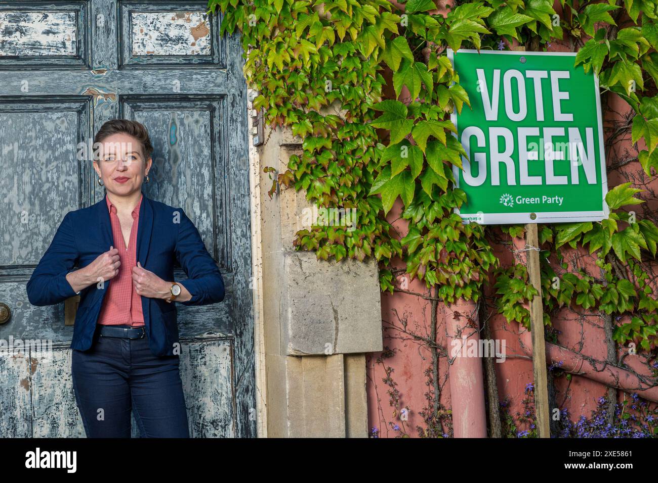 Green Party Bristol West parlamentare candidata, Carla Denyer, 16 giugno 2024 a Bristol, Inghilterra Regno Unito. Foto Stock