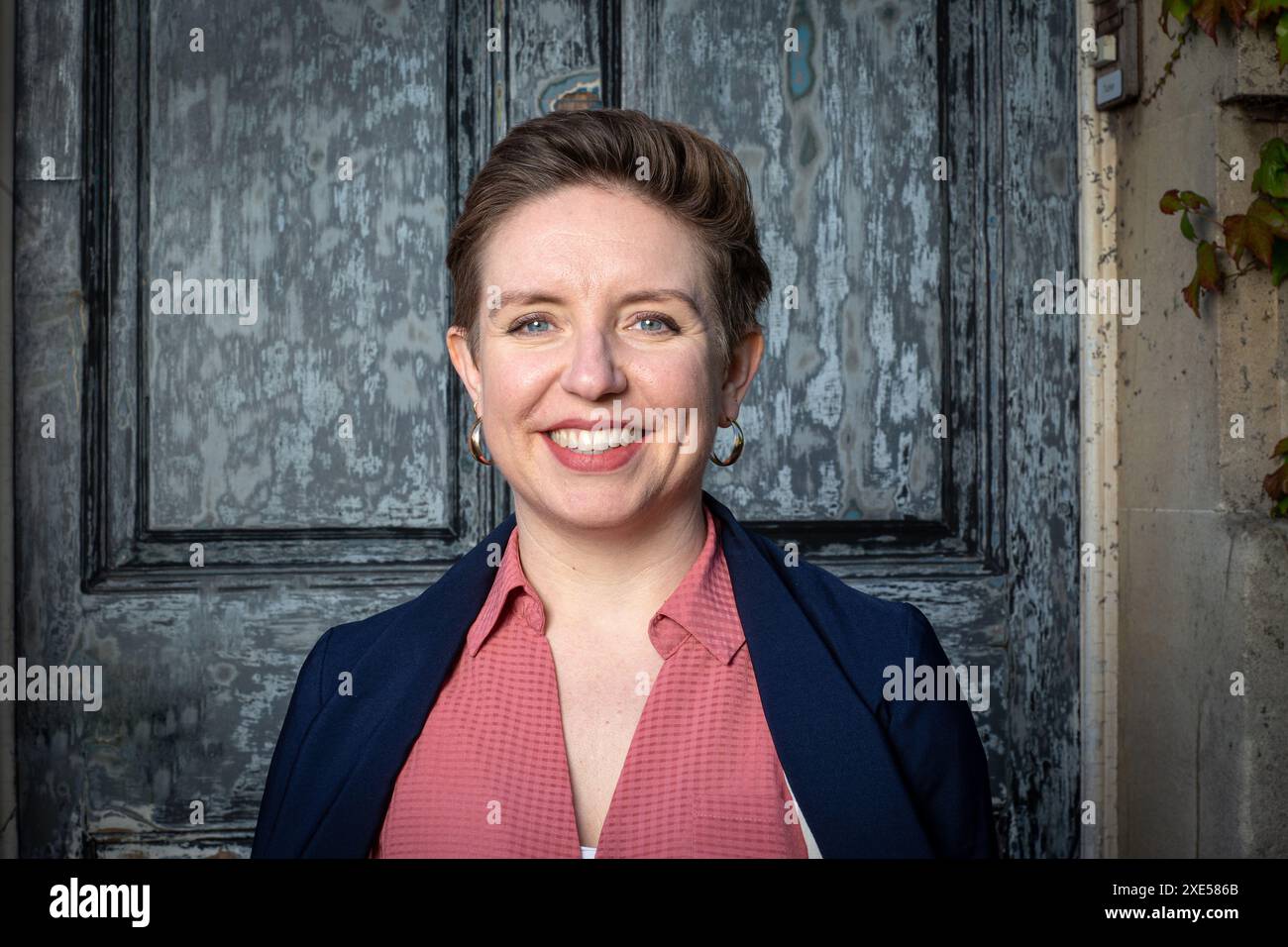 Green Party Bristol West parlamentare candidata, Carla Denyer, 16 giugno 2024 a Bristol, Inghilterra Regno Unito. Foto Stock