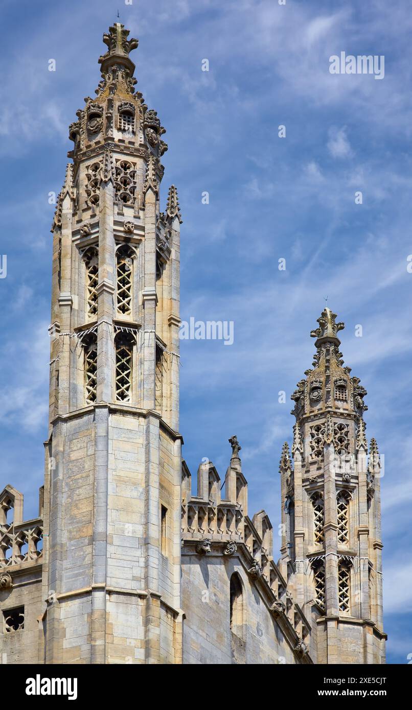Due torri sulla facciata della cappella del King's College. Università di Cambridge. Regno Unito Foto Stock