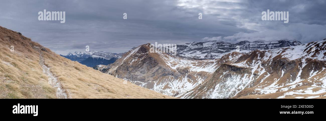 ascendo al pico Robiñera, Huesca, Aragón, cordillera de los Pirineos, Spagna Foto Stock