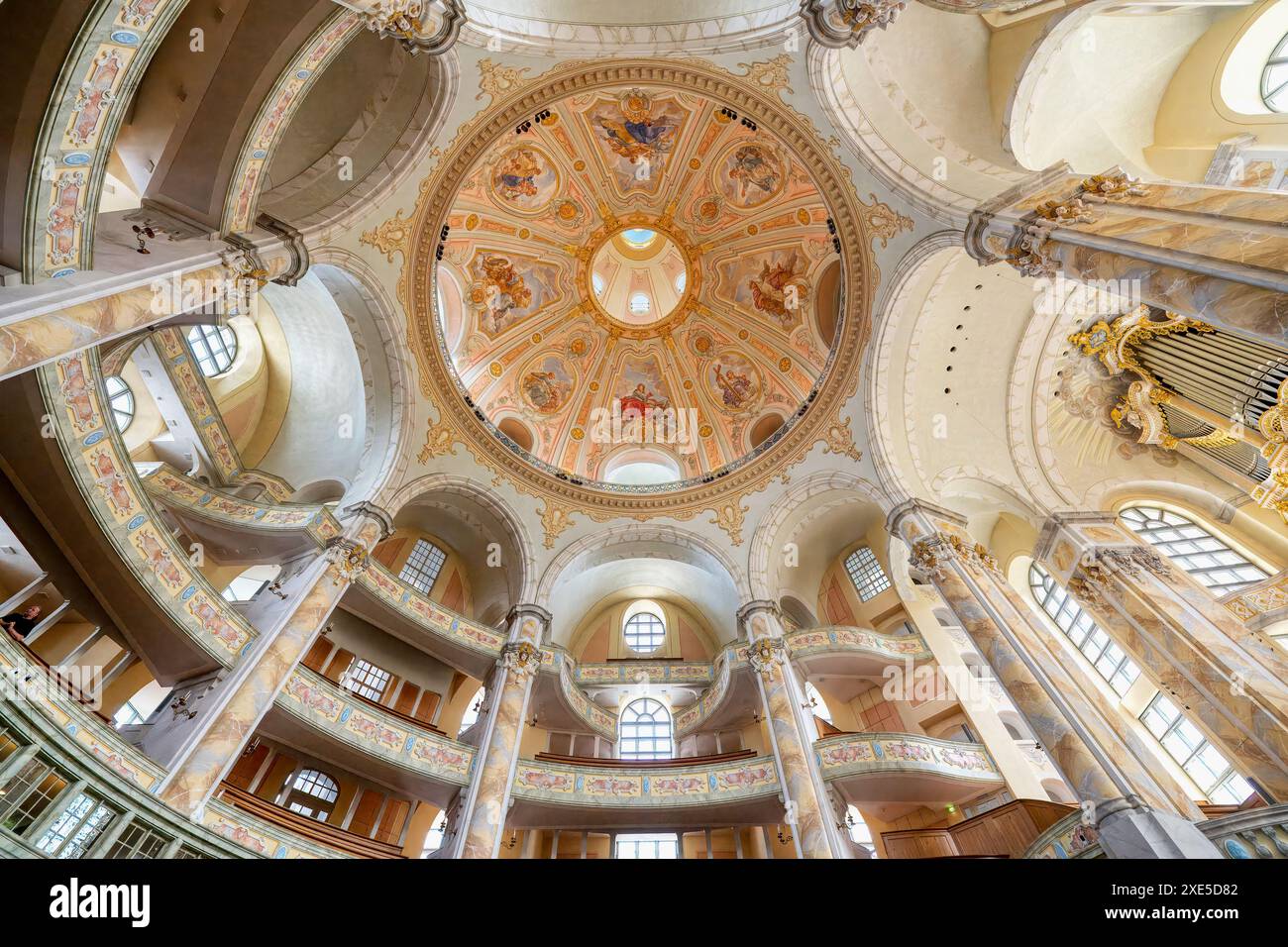 Chiesa luterana barocca di nostra Signora, vista interna della cupola, Dresda, Sassonia, Germania Foto Stock