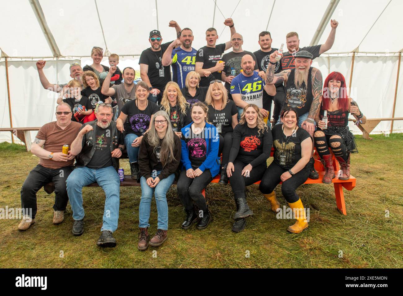 Simmer Dim Bike Rally che si tiene a metà estate a Ollaberry nelle Isole Shetland ogni anno con ciclisti in tutto il Regno Unito che si presentano per i 4 giorni. Foto Stock