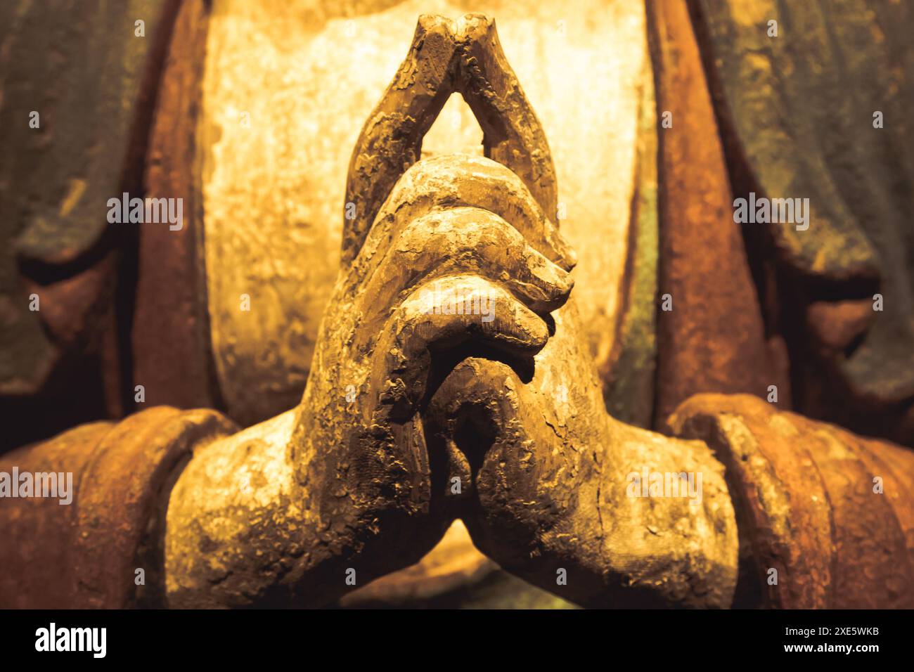 Statua del Buddha - concetto di Zen, spiritualità, pace. Gesti delle mani. Foto Stock