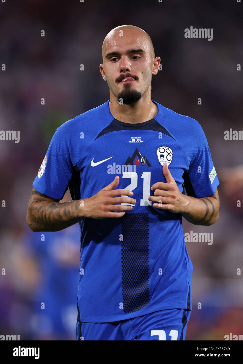 Colonia, Germania. 25 giugno 2024. Dalibor Stevanovic della Slovenia durante la partita dei Campionati europei UEFA allo Stadio di Colonia, Colonia. Il credito per immagini dovrebbe essere: David Klein/Sportimage Credit: Sportimage Ltd/Alamy Live News Foto Stock