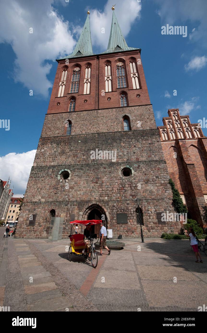 Germania, Berlino, distretto di Nikolaiviertel, Nikolaikirche, chiesa di San Nicola. Foto Stock