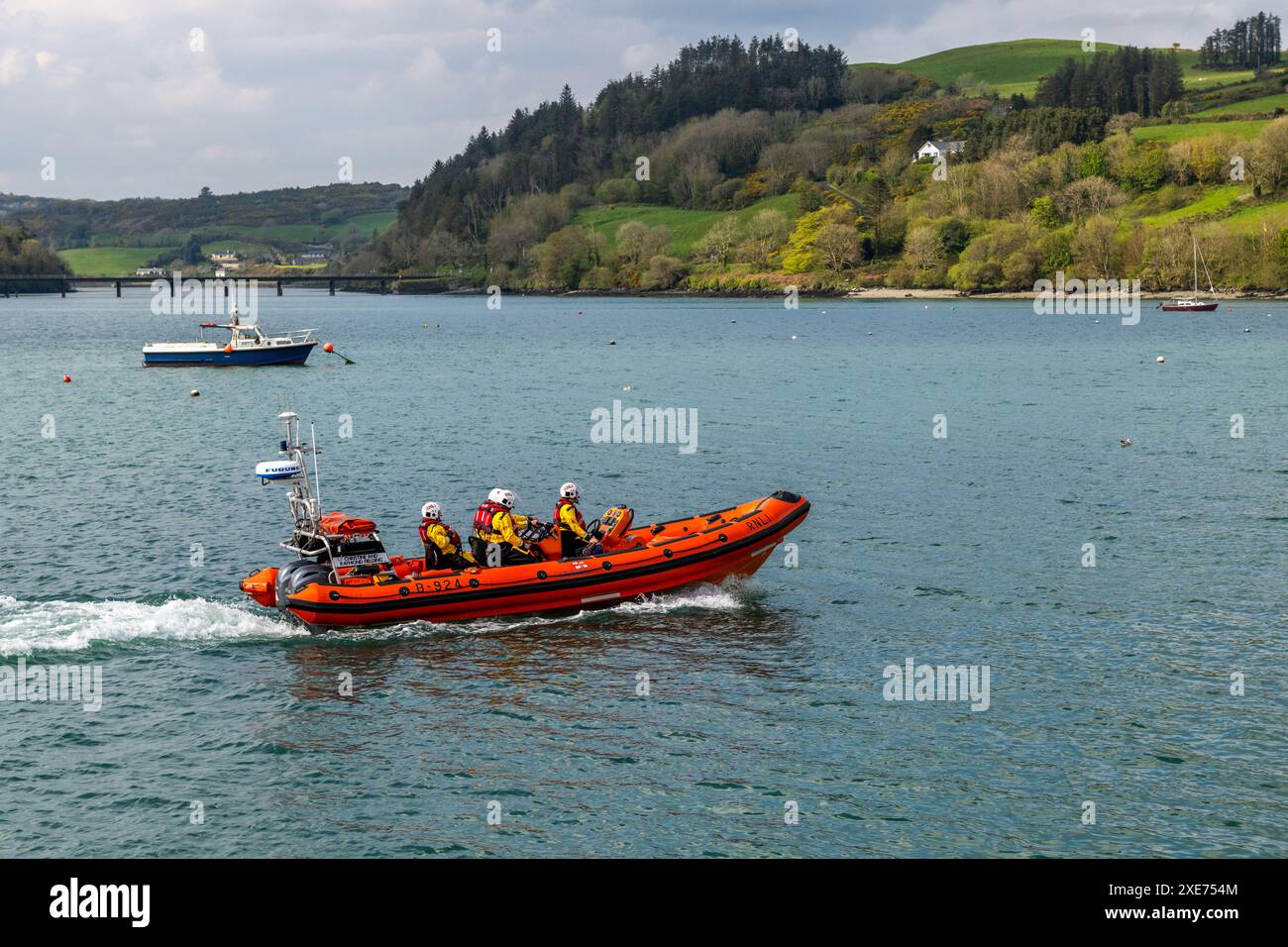 RNLI Lifeboat, "Christine and Raymond Fielding" viene lanciata per una sessione di formazione a Union Hall, West Cork, Irlanda. Foto Stock