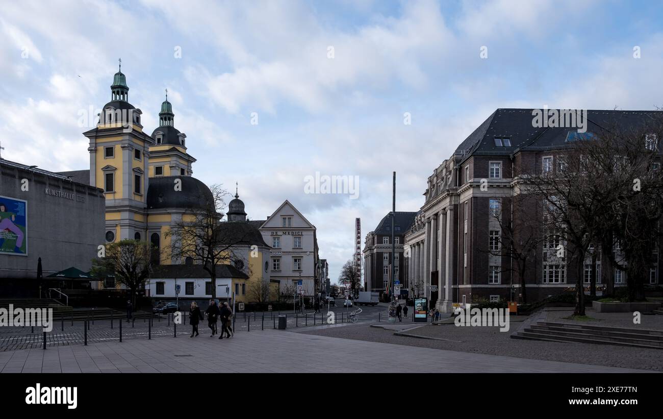 Paesaggio urbano di Dusseldorf, la collezione d'arte dello Stato federale tedesco della Renania settentrionale-Vestfalia, Dusseldorf, Germania Foto Stock