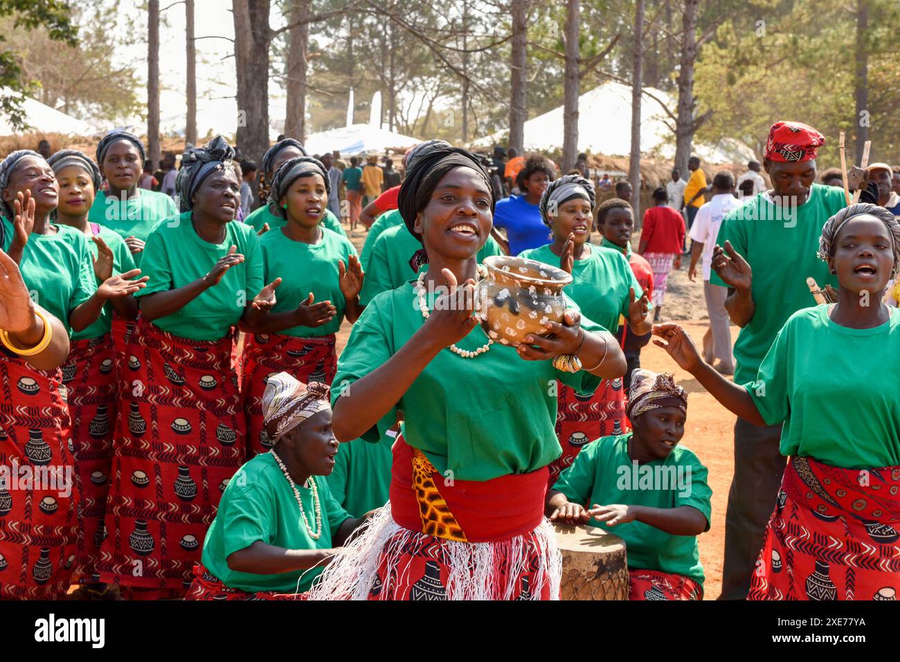 Ballo alla cerimonia Ukusefya Pa ng'wena, Kasama, Zambia, Africa Foto Stock