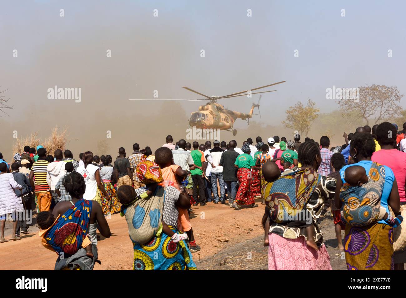 Il Presidente banda arriva in elicottero alla cerimonia di Pa ng'wena, Kasama, Zambia, Africa Foto Stock
