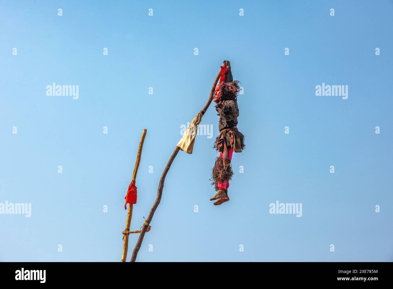 Ballerini mascherati, la cerimonia tradizionale Kulamba del popolo Chewa dello Zambia, del Mozambico e del Malawi, dello Zambia Foto Stock