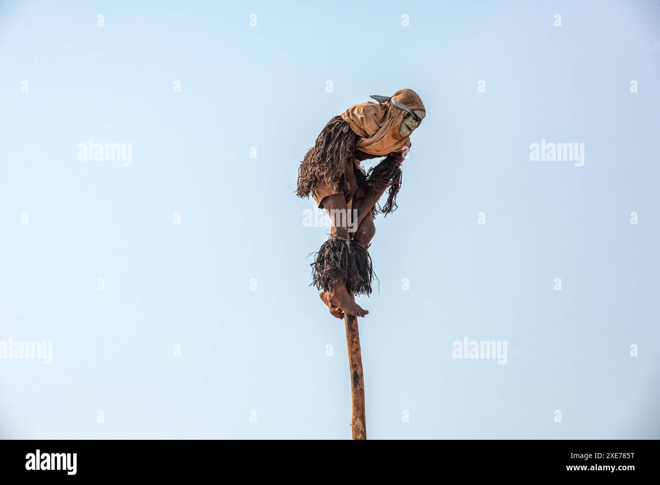 Ballerini mascherati, la cerimonia tradizionale Kulamba del popolo Chewa dello Zambia, del Mozambico e del Malawi, dello Zambia Foto Stock