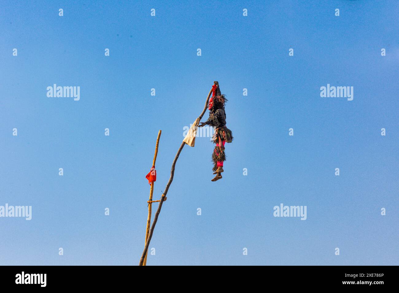 Ballerini mascherati, la cerimonia tradizionale Kulamba del popolo Chewa dello Zambia, del Mozambico e del Malawi, dello Zambia Foto Stock