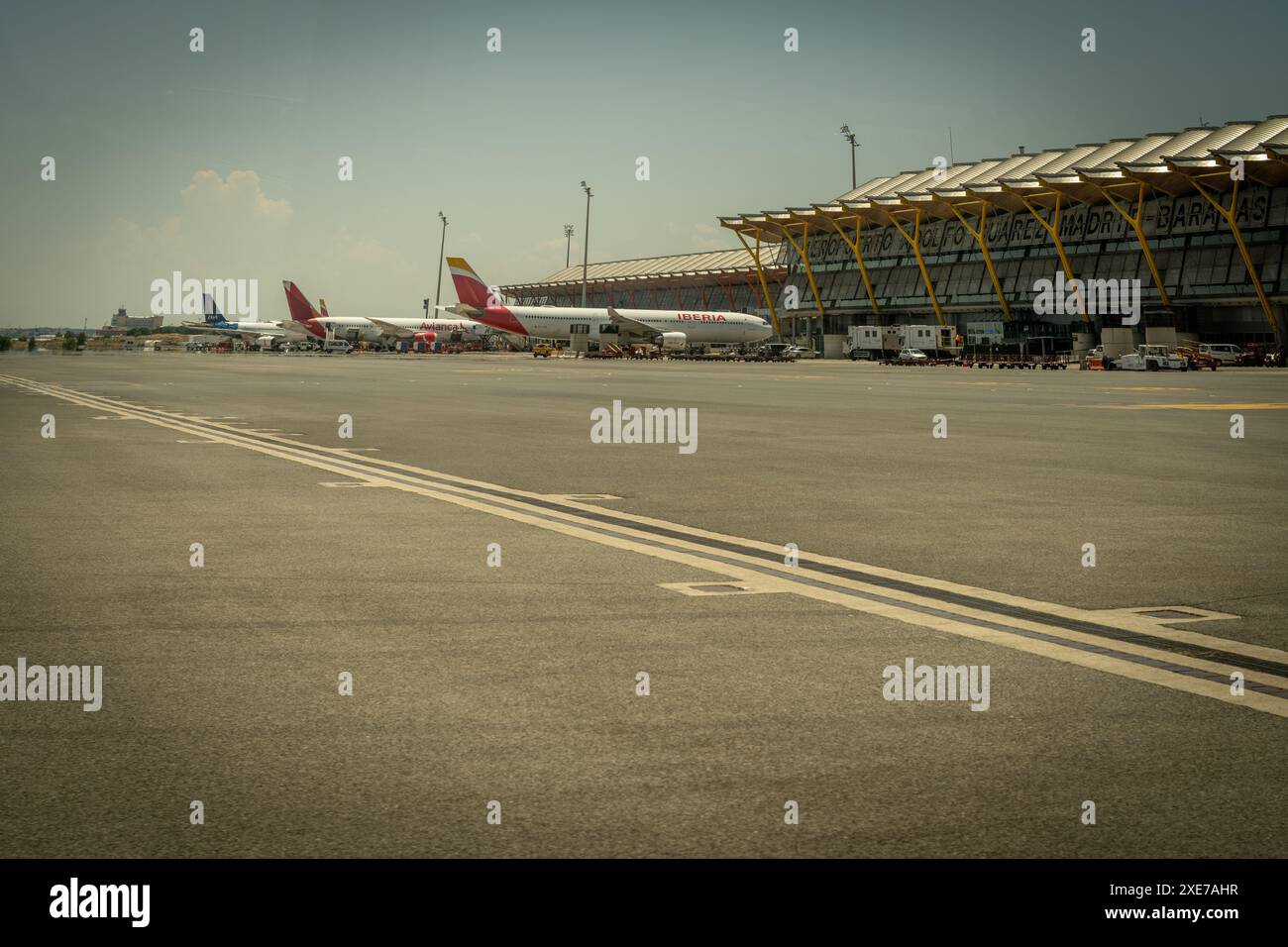 Torre di controllo all'aeroporto internazionale di Barajas, spagna Foto Stock