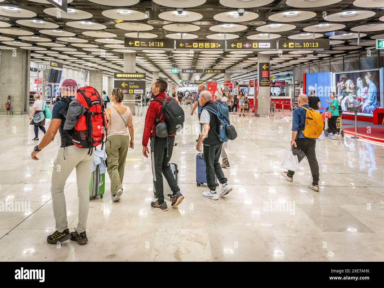 Camion carburante per aeromobili all'aeroporto internazionale di Barajas, Spagna Foto Stock