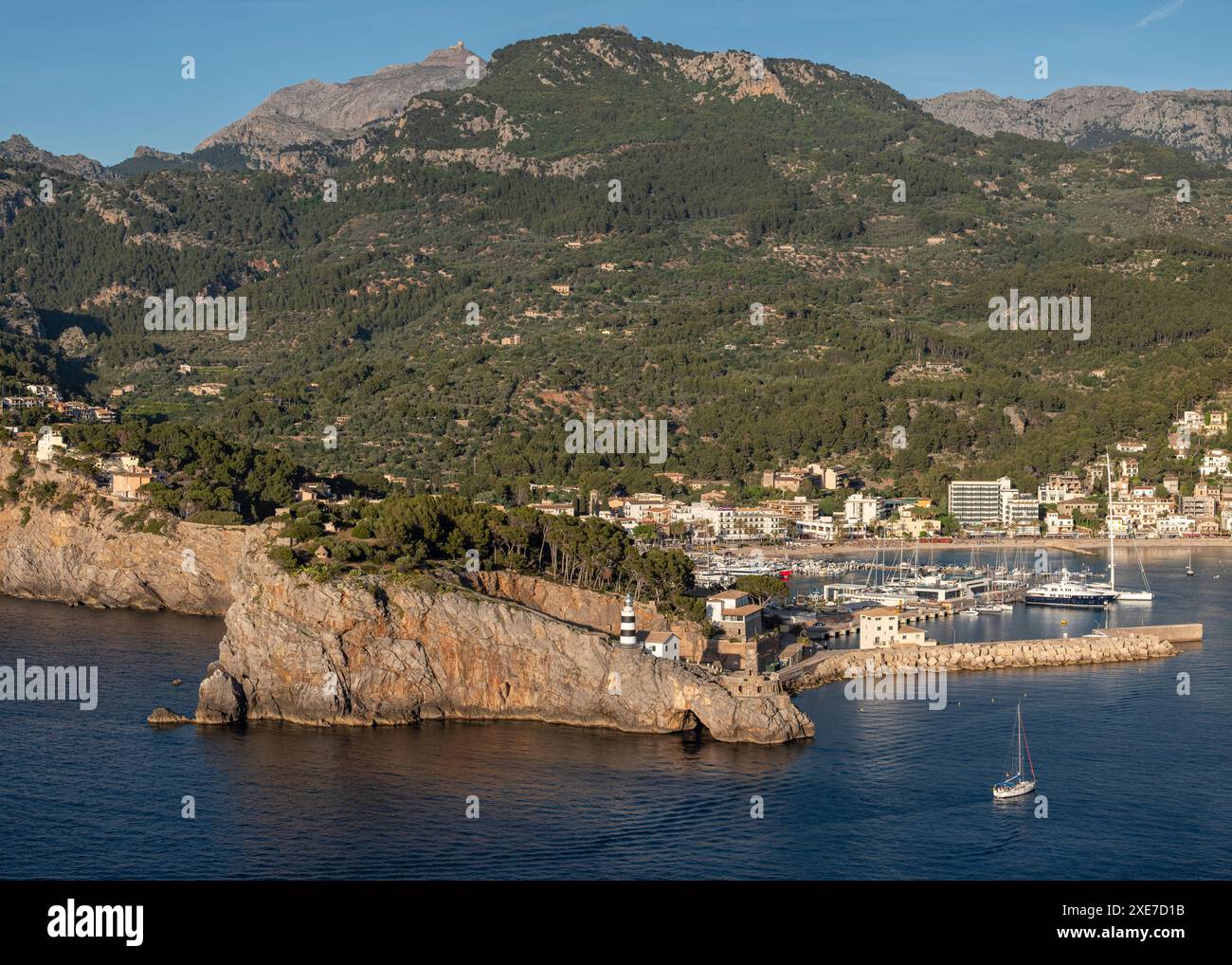 Nave che entra nel porto di Soller Foto Stock