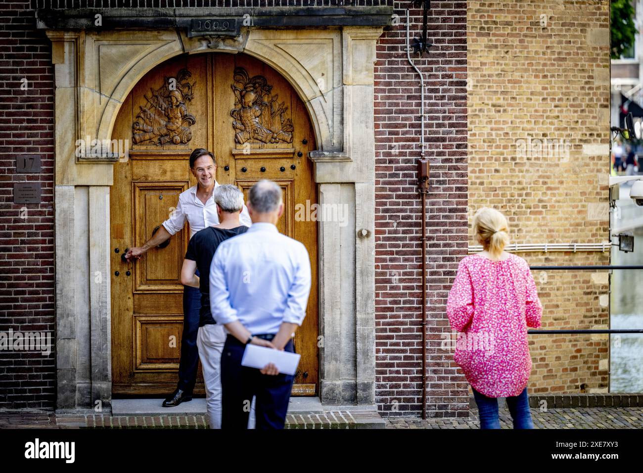 L'AIA - 26/06/2024, il primo ministro uscente Mark Rutte lascia il Binnenhof. Rutte è stato ufficialmente nominato Segretario generale della NATO. Succederà a Jens Stoltenberg a capo dell'alleanza militare occidentale il 1° ottobre. ANP ROBIN UTRECHT netherlands Out - belgio Out Foto Stock