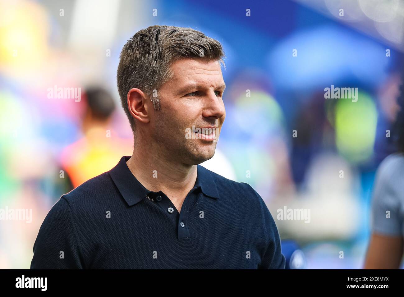 ARD Moderator und Fussballexperte Thomas Hitzlsperger GER, Slovacchia (SVK) vs. Romania (ROU), Fussball Europameisterschaft, UEFA EURO 2024, gruppo e, 3. Spieltag, 26.06.2024 foto: Eibner-Pressefoto/Roger Buerke Foto Stock