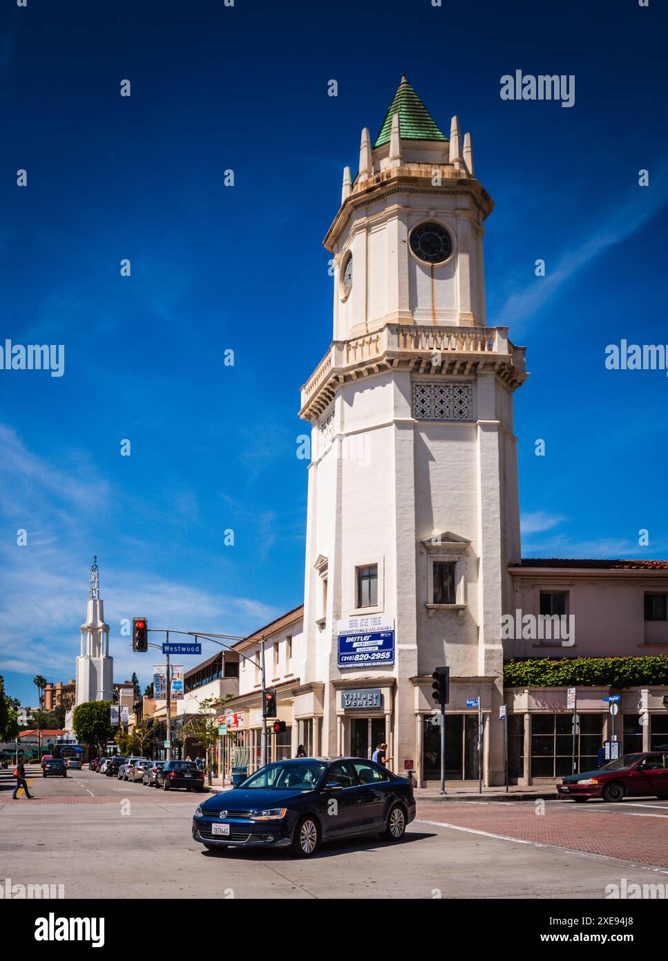 Los Angeles, California USA - 28 marzo 2017: Holmby Hall è un edificio storico situato nel Westwood Village. Costruito nel 1929, il paesaggio stradale consiste Foto Stock