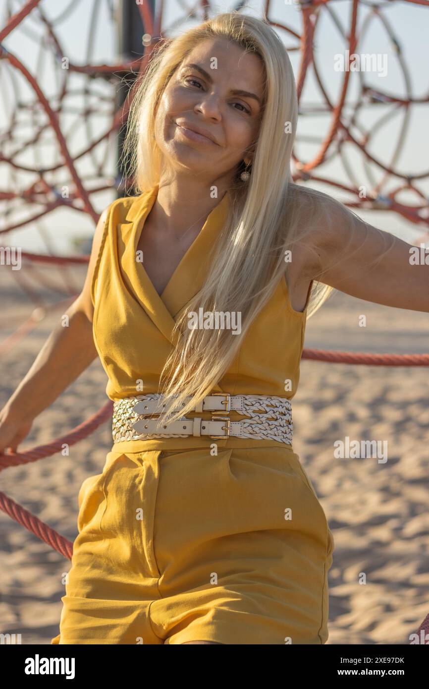Capelli biondi occhi castani immagini e fotografie stock ad alta  risoluzione - Alamy