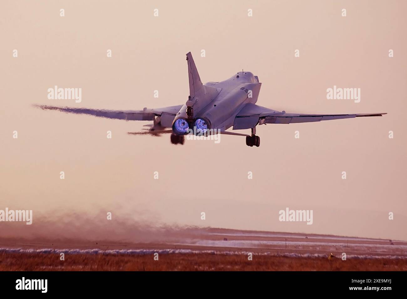 Decollo dell'aereo militare Foto Stock