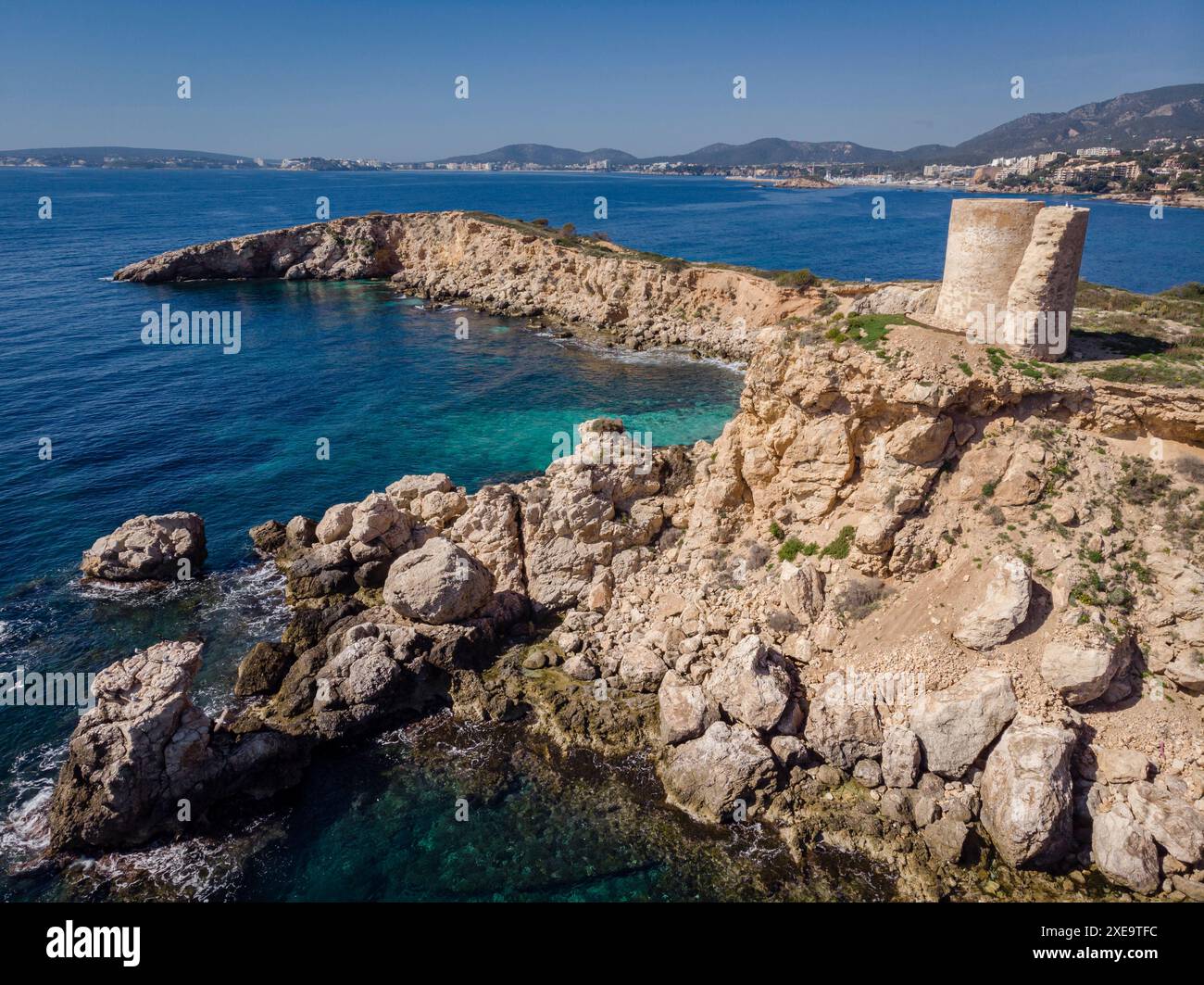 Vecchia torre di difesa dell'isolotto di Illetes Foto Stock