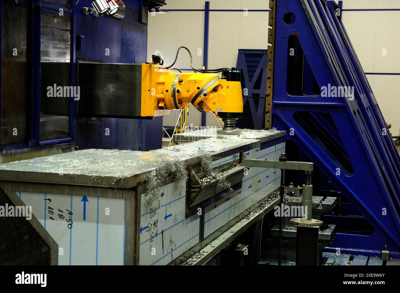 Taglio laser dei metalli, taglio laser, laser CO2, lavorazione dei metalli, precisione, tecnologia, Foto Stock