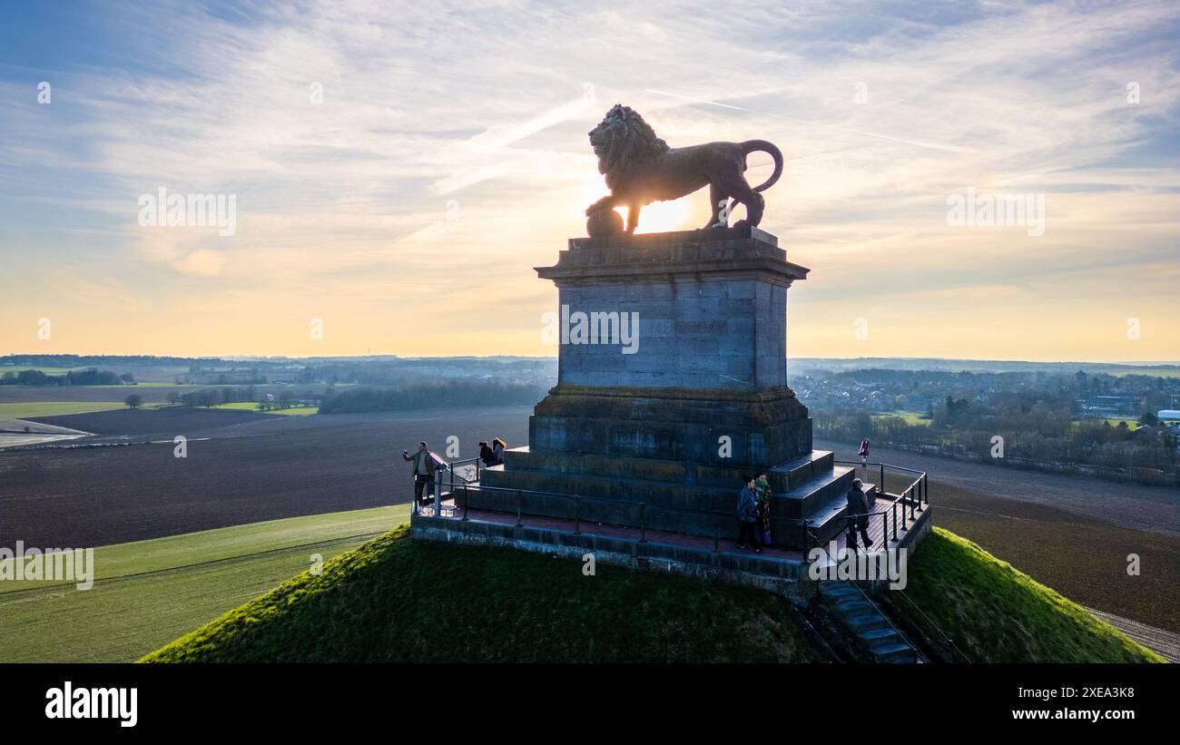 Waterloo, Bruxelles, Belgio, 25 febbraio 2024, statua del leone del campo di battaglia di Waterloo al tramonto Foto Stock