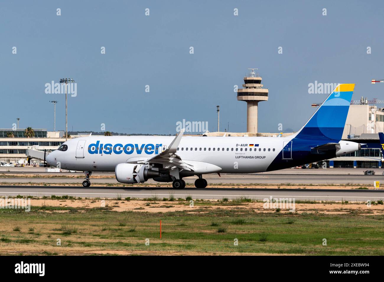 20240626 Palma de Mallorca PALMA, SPAGNA - GIUGNO 26 2024 : D-AIUR DISCOVER AIRLINES AIRBUS A320-200 a - Palma de Mallorca il 26 giugno 2024 a Palma, . Palma Baleares Spagna *** 20240626 Palma de Mallorca PALMA, SPAGNA GIUGNO 26 2024 D AIUR DISCOVER AIRLINES AIRBUS A320 200 a Palma de Mallorca il 26 giugno 2024 a Palma, Palma Baleares Spagna Foto Stock