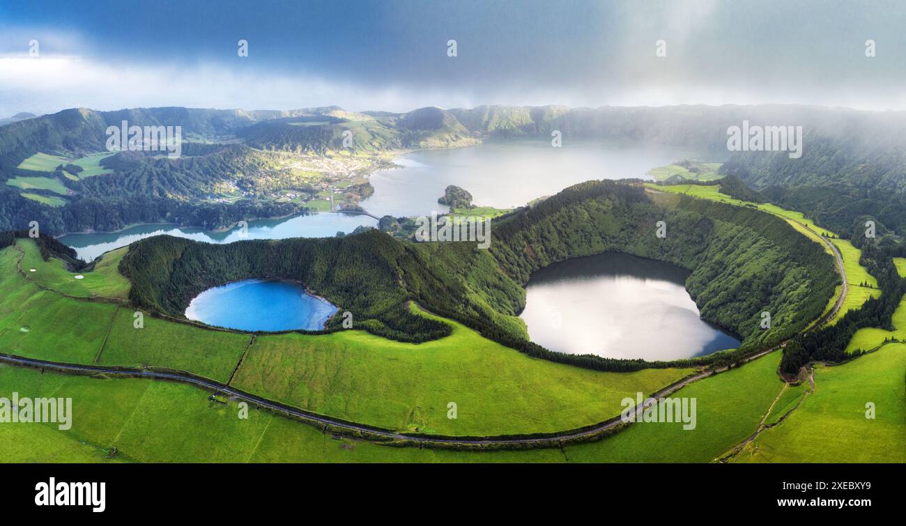 Il bel lago di Sete Cidades, Azzorre, Portogallo Europa Foto Stock