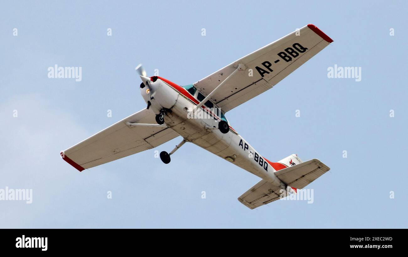 Air Eagle Aviation Academy - Cessna 172P Skyhawk - AP-BBQ Foto Stock