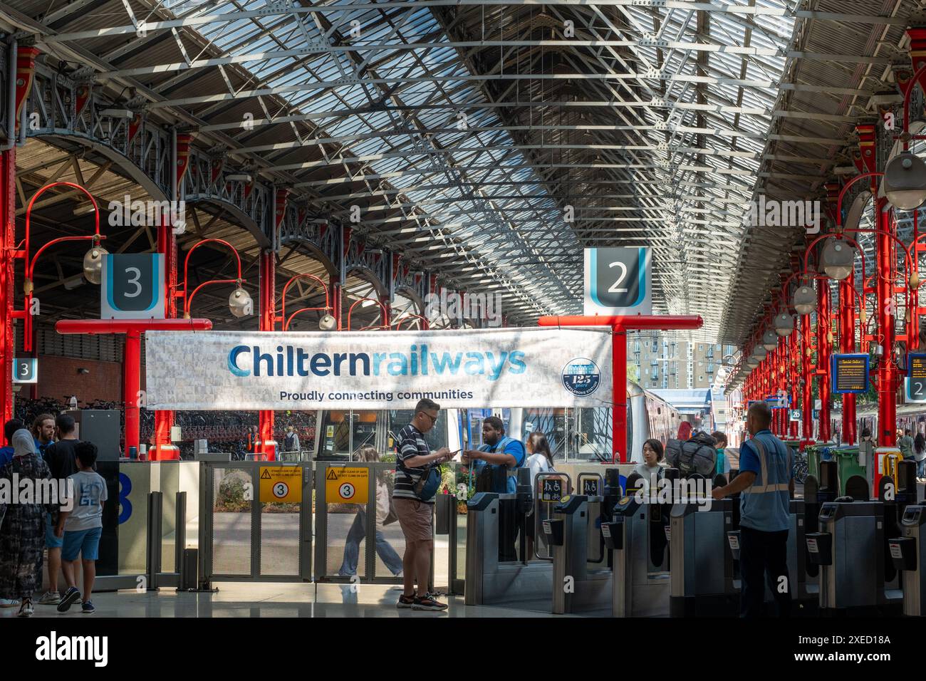 LONDRA - 26 GIUGNO 2024: Stazione ferroviaria di Marylebone, un capolinea ferroviario centrale di Londra che collega la National Rail Network e la metropolitana di Londra Foto Stock