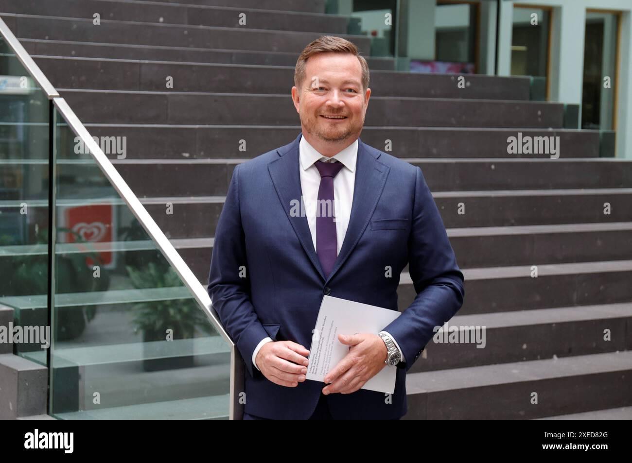 Uli Grötsch, Polizeibeauftragter des Bundes beim Deutschen Bundestag, Deutschland, Berlino, Bundespressekonferenz, Thema: Bericht des Polizeibeauftragten des Bundes im Deutschen Bundestag *** Uli Grötsch, Commissario federale di polizia del Bundestag tedesco, Germania, Berlino, Conferenza stampa federale, relazione del Commissario federale della polizia al Bundestag tedesco Foto Stock