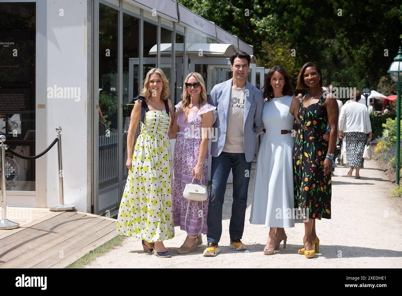 Stoke Poges, Regno Unito. 27 giugno 2024. Charlotte Hawkins, Rosie Nixon, Tony Sanguinetti, Andrea McLean e Dame Denise Lewis frequentano il Boodles Tennis allo Stoke Park di Stoke Poges, Buckinghamshire. Crediti: Maureen McLean/Alamy Live News Foto Stock