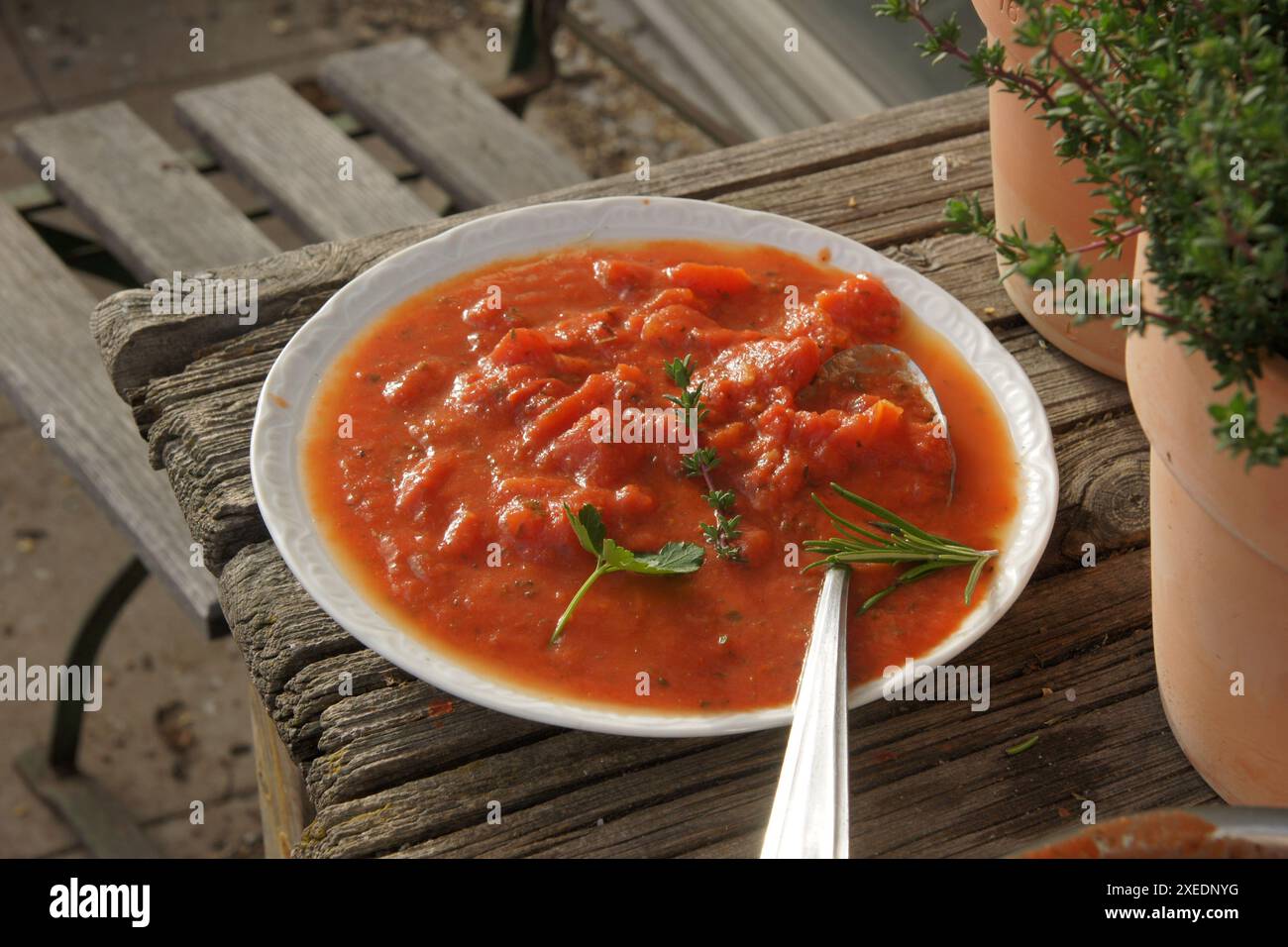 1 euro di pasto, Solanum esculentum, pomodoro, zuppa Foto Stock