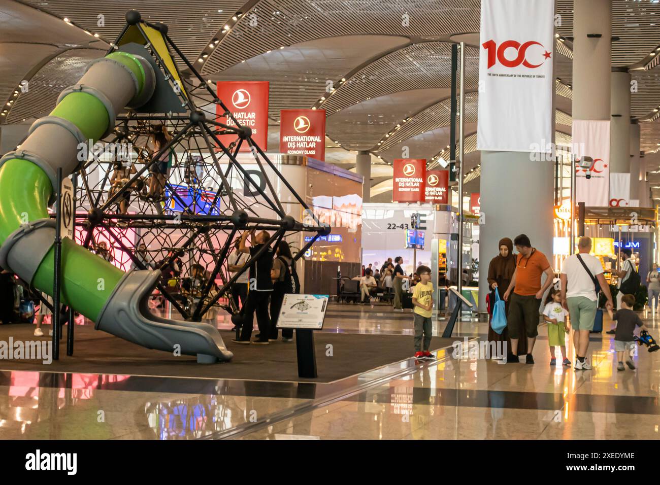 Area giochi per bambini nell'aeroporto di Istanbul Turchia Foto Stock