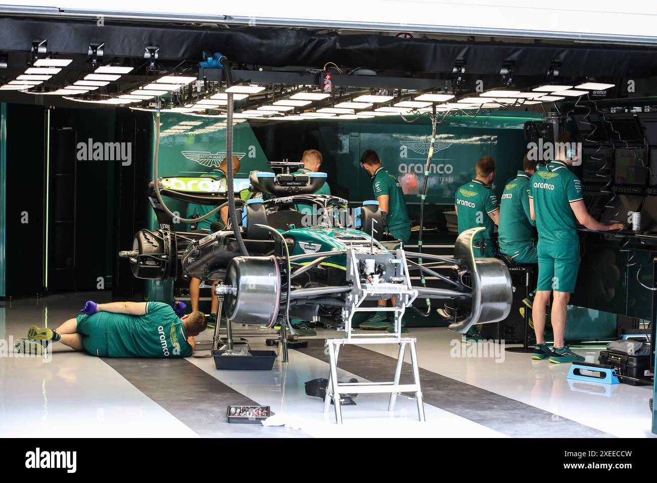 Aston Martin F1 Team AMR23, meccanico di dettaglio meccanico, mecanico, meccanico durante il Gran Premio d'Austria di Formula 1 Qatar Airways 2024, 11° round del Campionato del mondo di Formula 1 2024 dal 28 al 30 giugno 2024 sul Red Bull Ring, a Spielberg, Austria Foto Stock